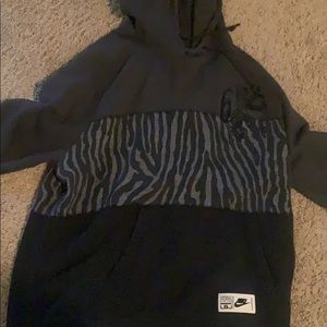 Men’s lebron Nike sweatshirt